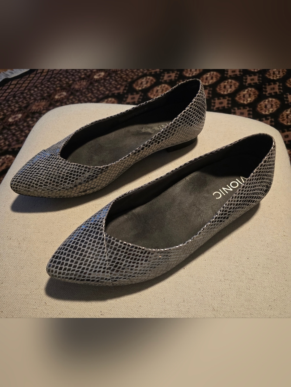 EUC Vionic Women's Caballo Flats Silver Metallic Leather Pointed Snakeskin Sz: 6